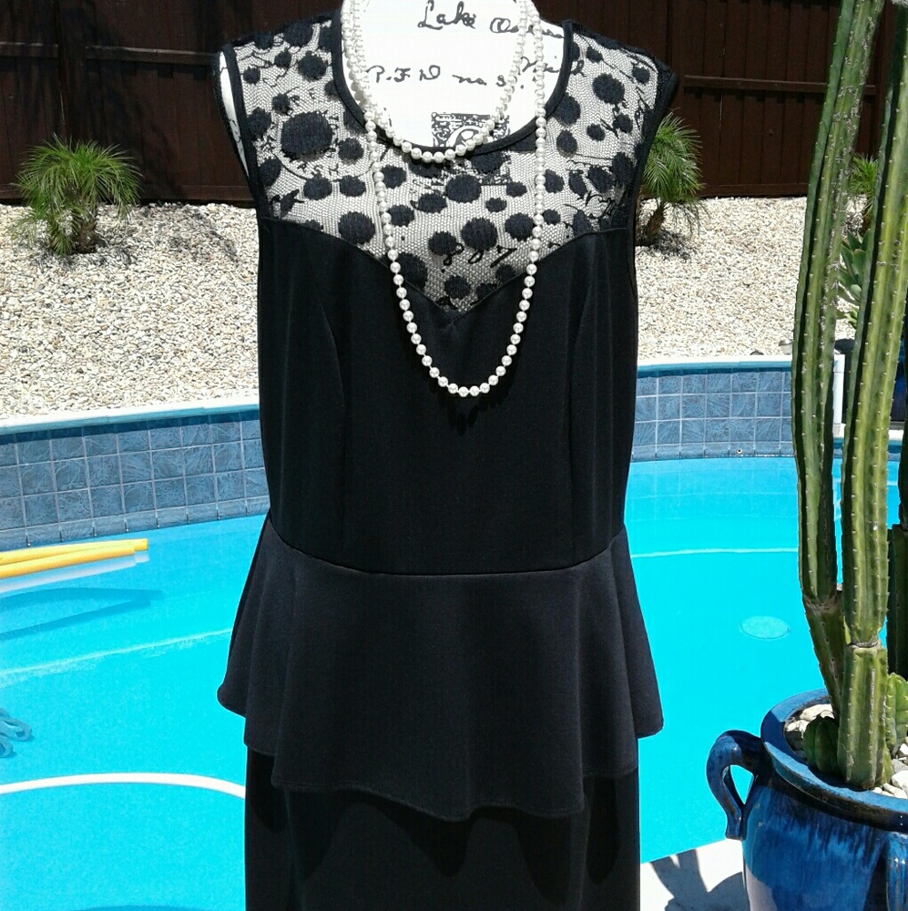 Sexy fitted Black lace sleeveless peplum pinup cocktail dress
